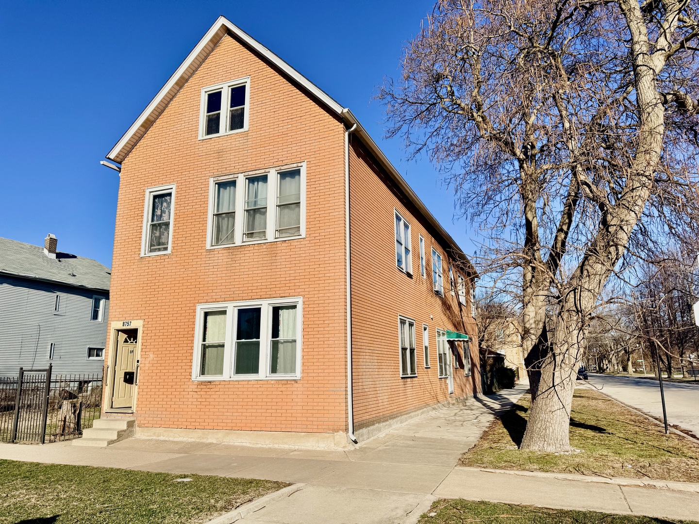 main property photo 50
