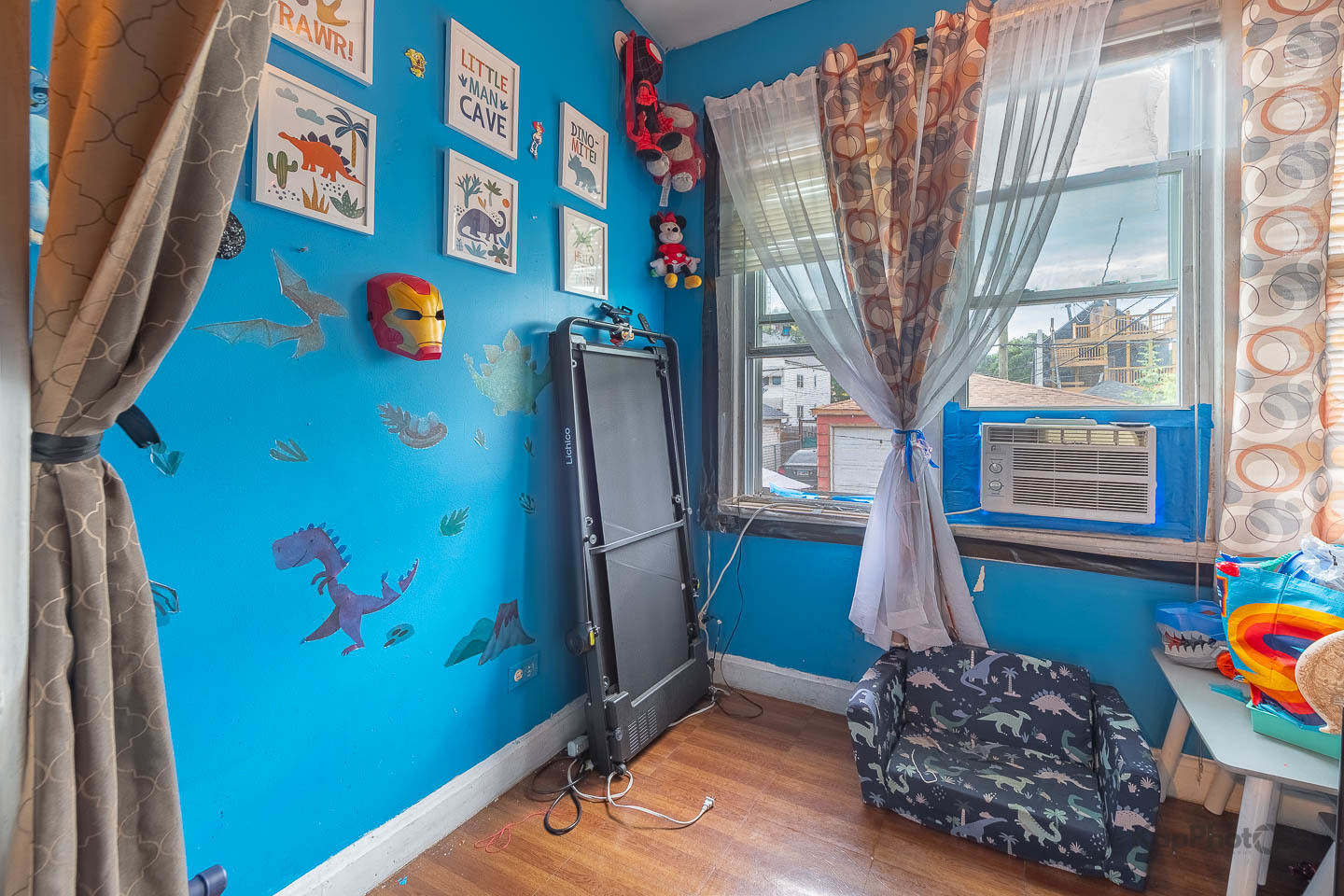 main property photo 13