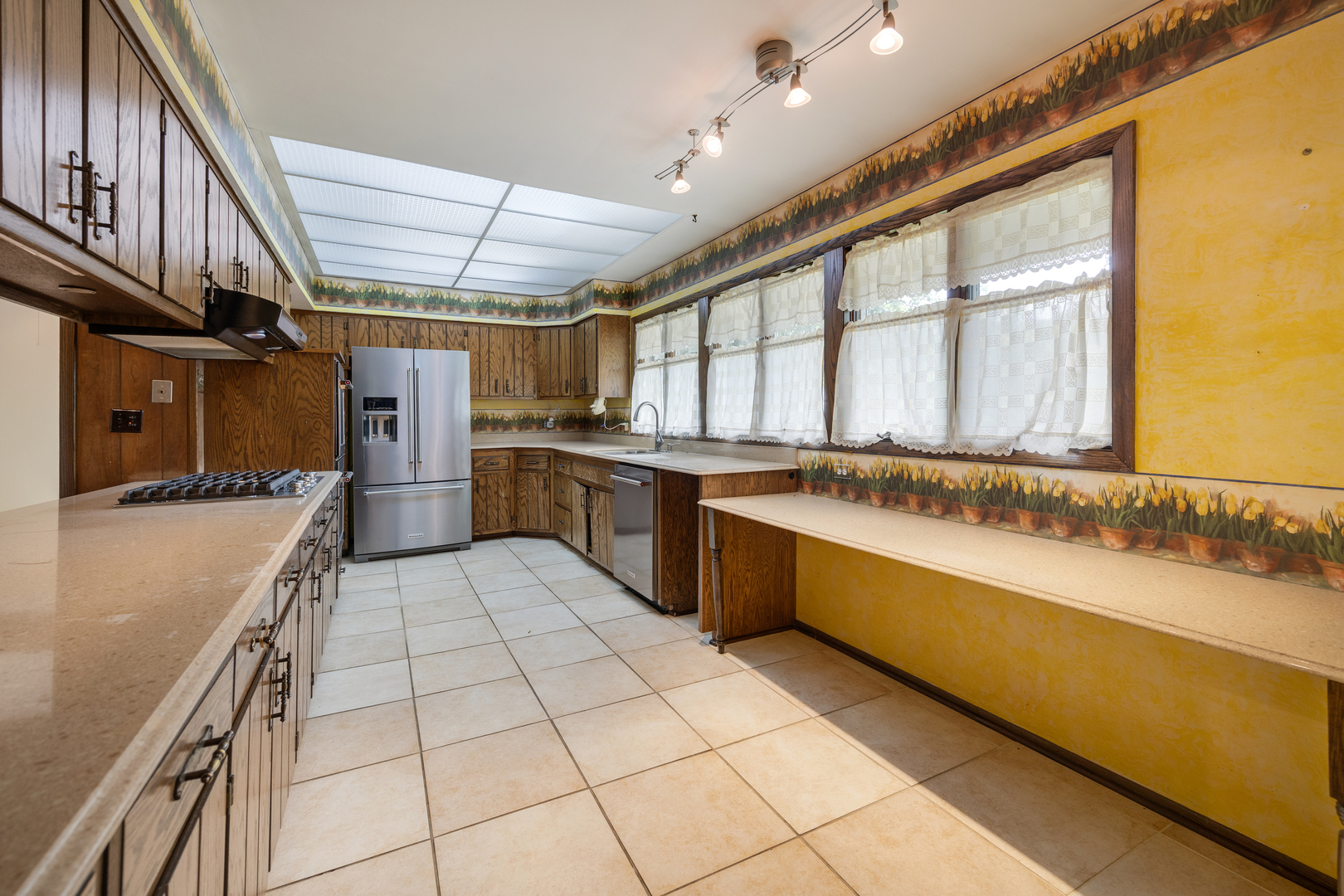 main property photo 9