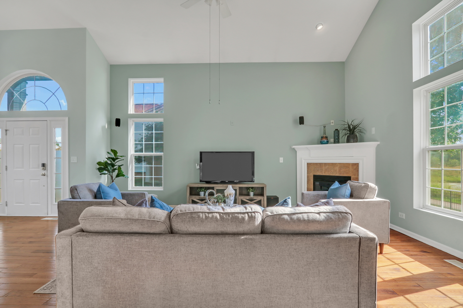 main property photo 8