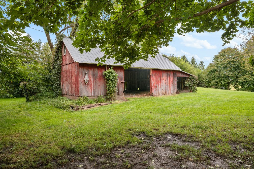 main property photo 51