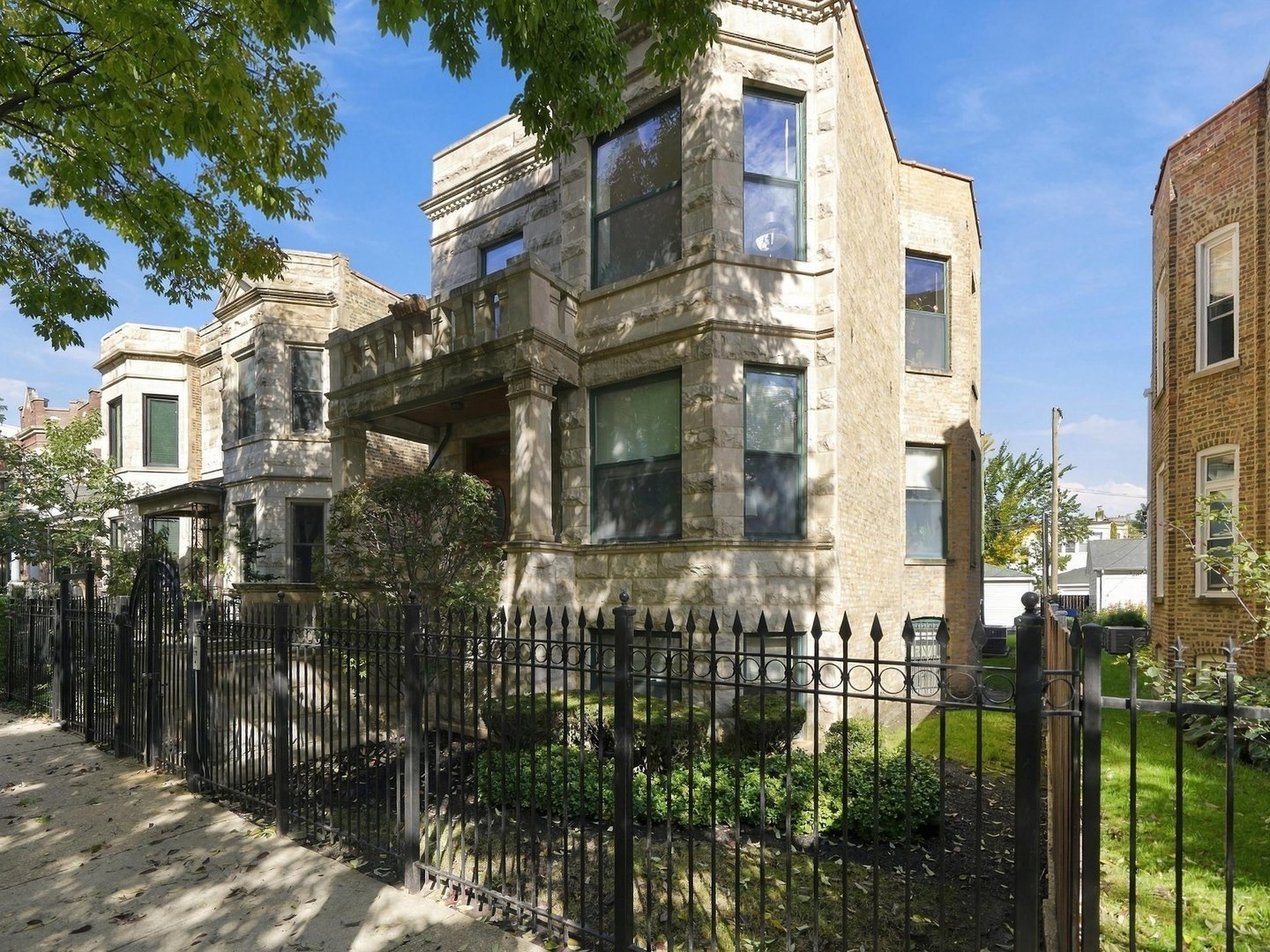 main property photo 3