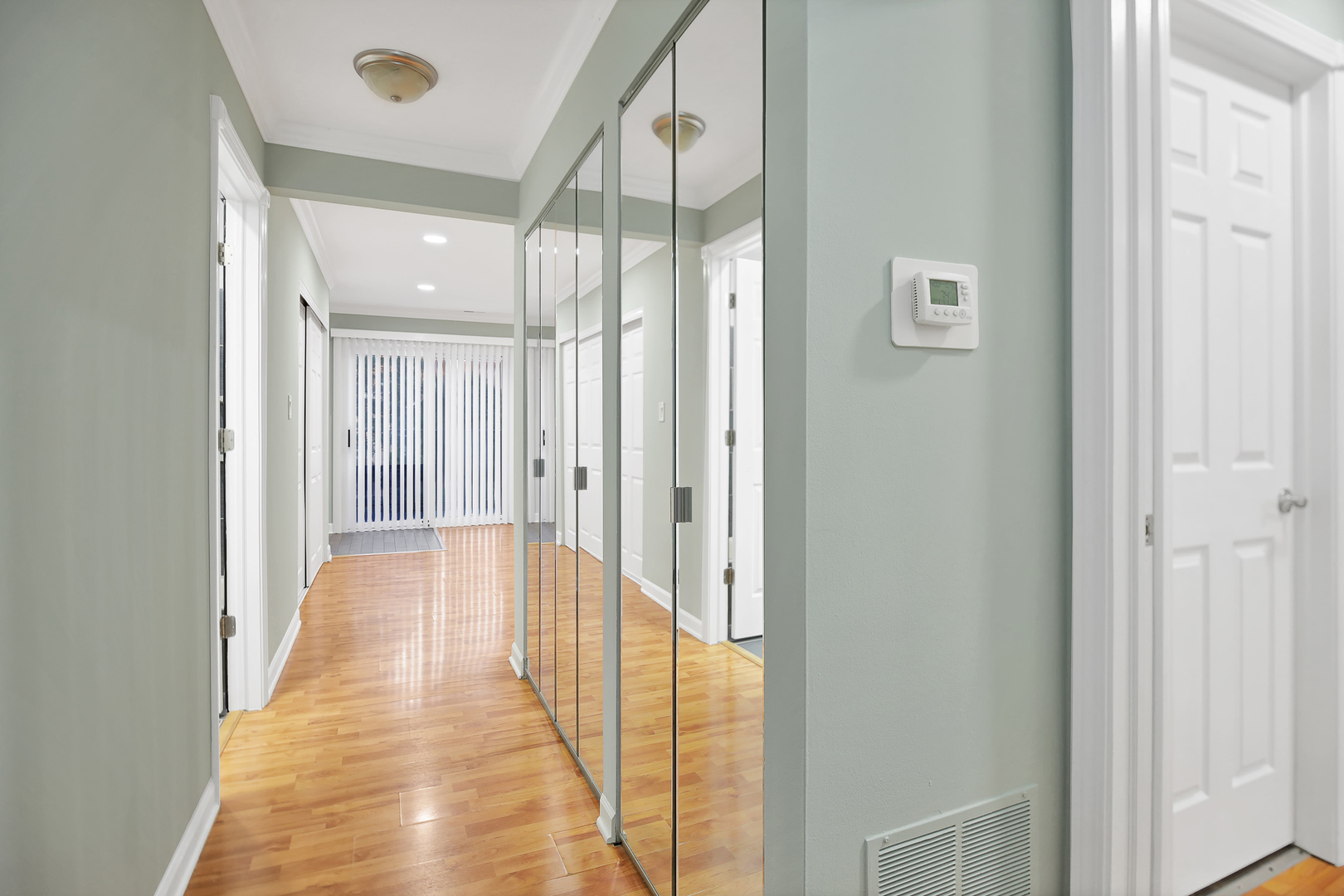 property viewer photo 7