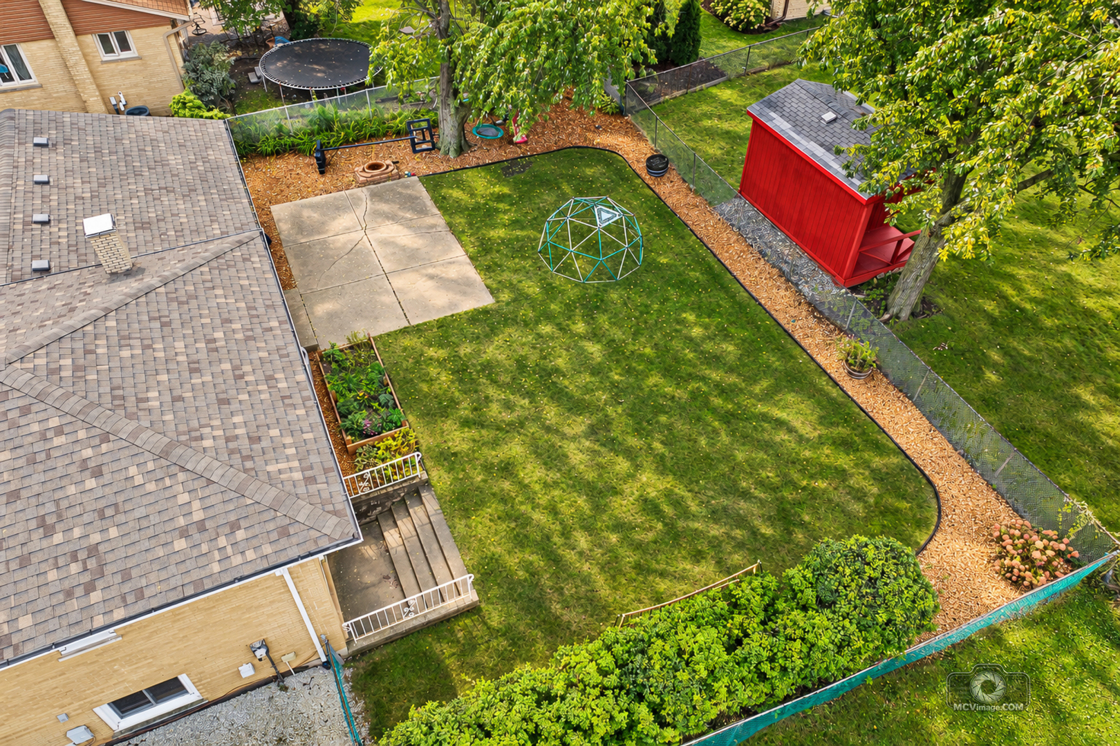main property photo 25