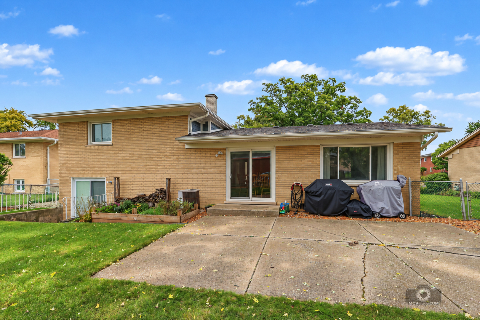 main property photo 28