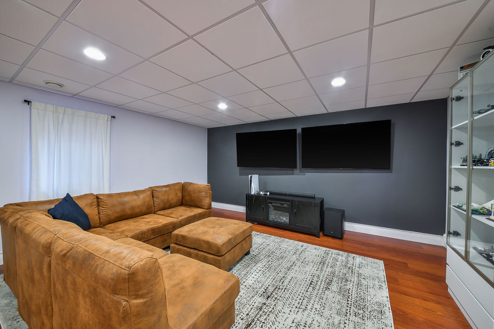 main property photo 30