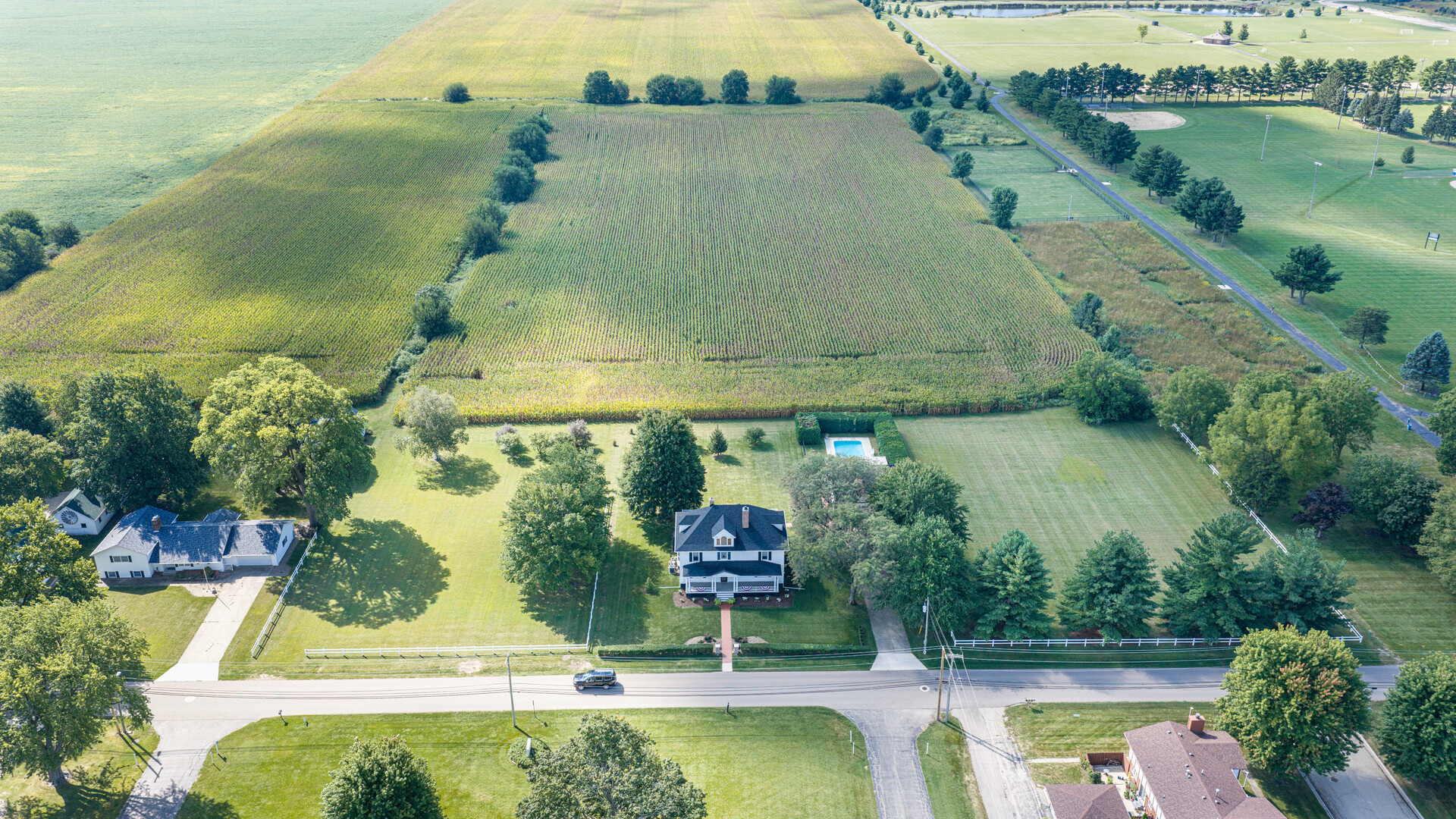 main property photo 13