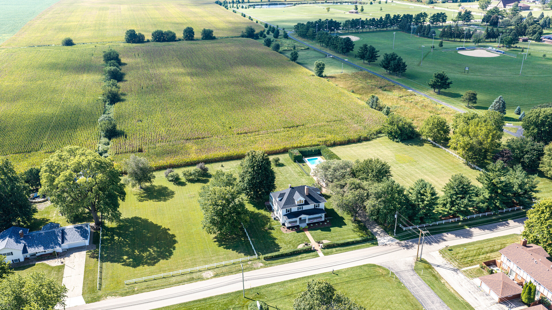main property photo 14