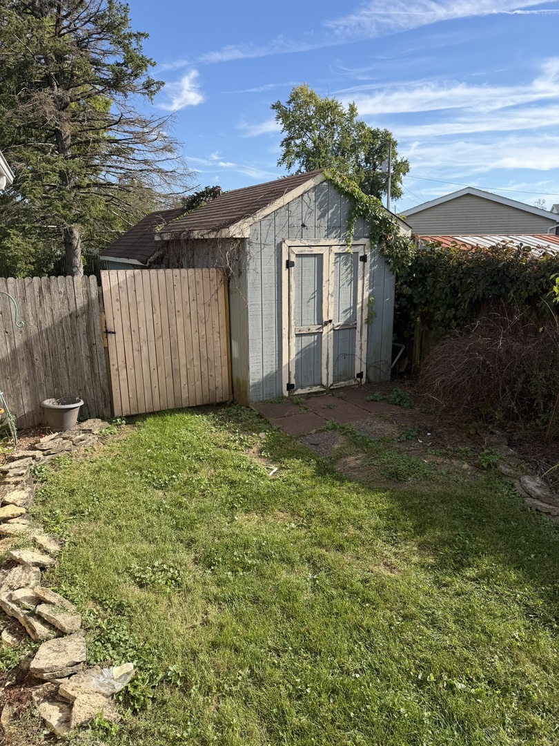 main property photo 13