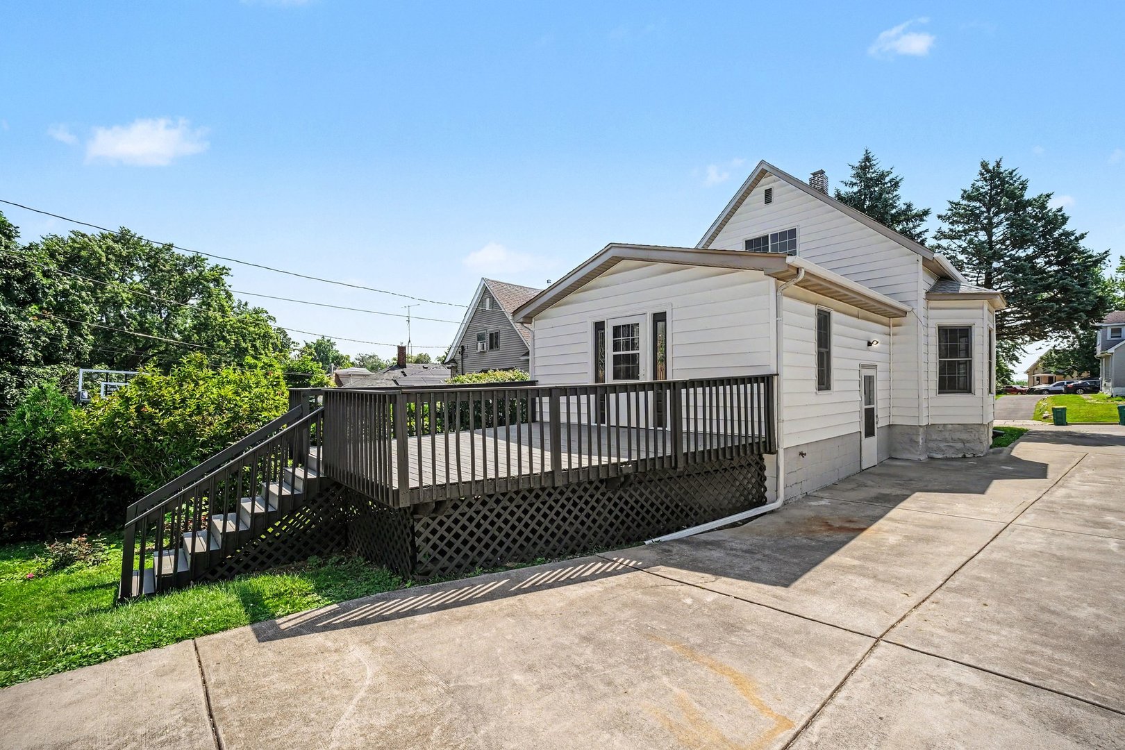 main property photo 23