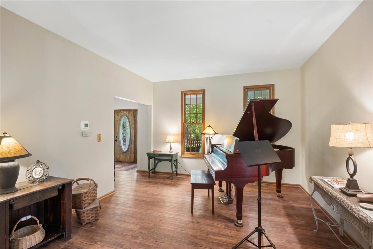 main property photo 11