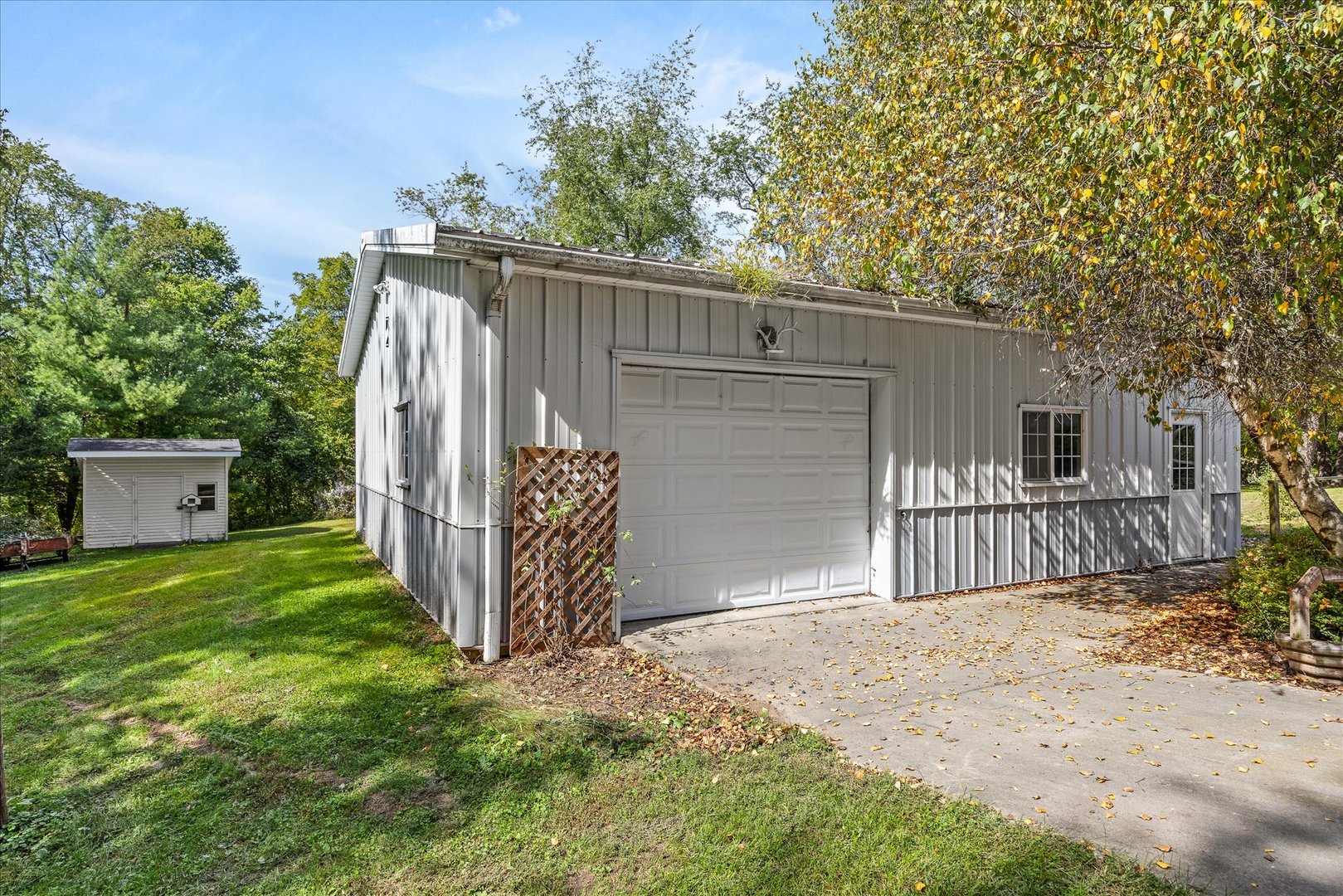 main property photo 25