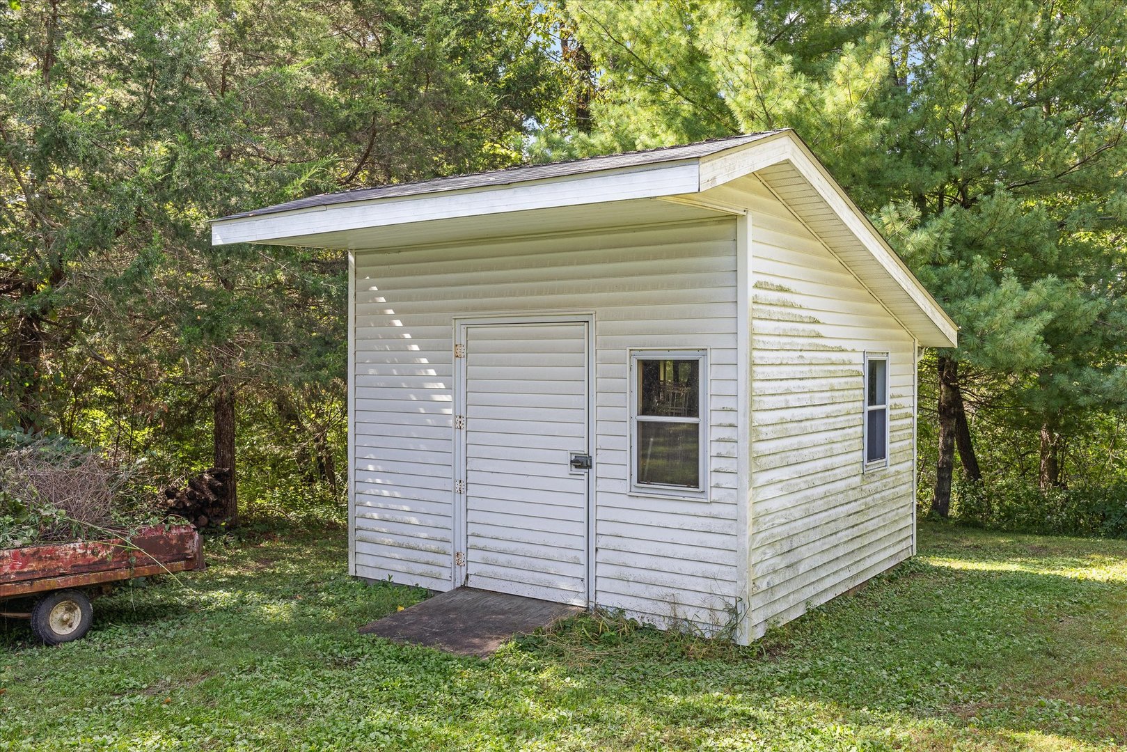 main property photo 28