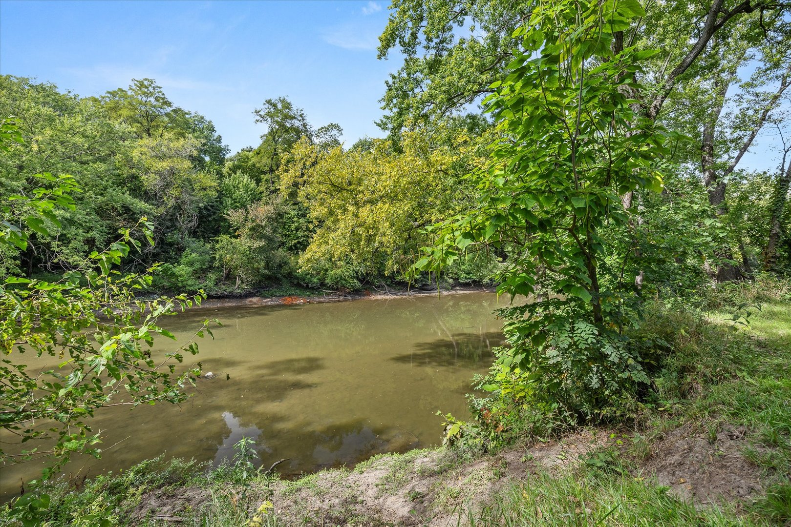main property photo 37