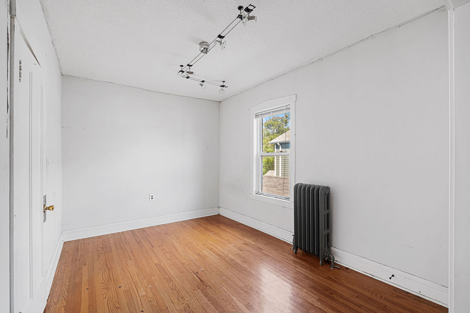 property viewer photo 9