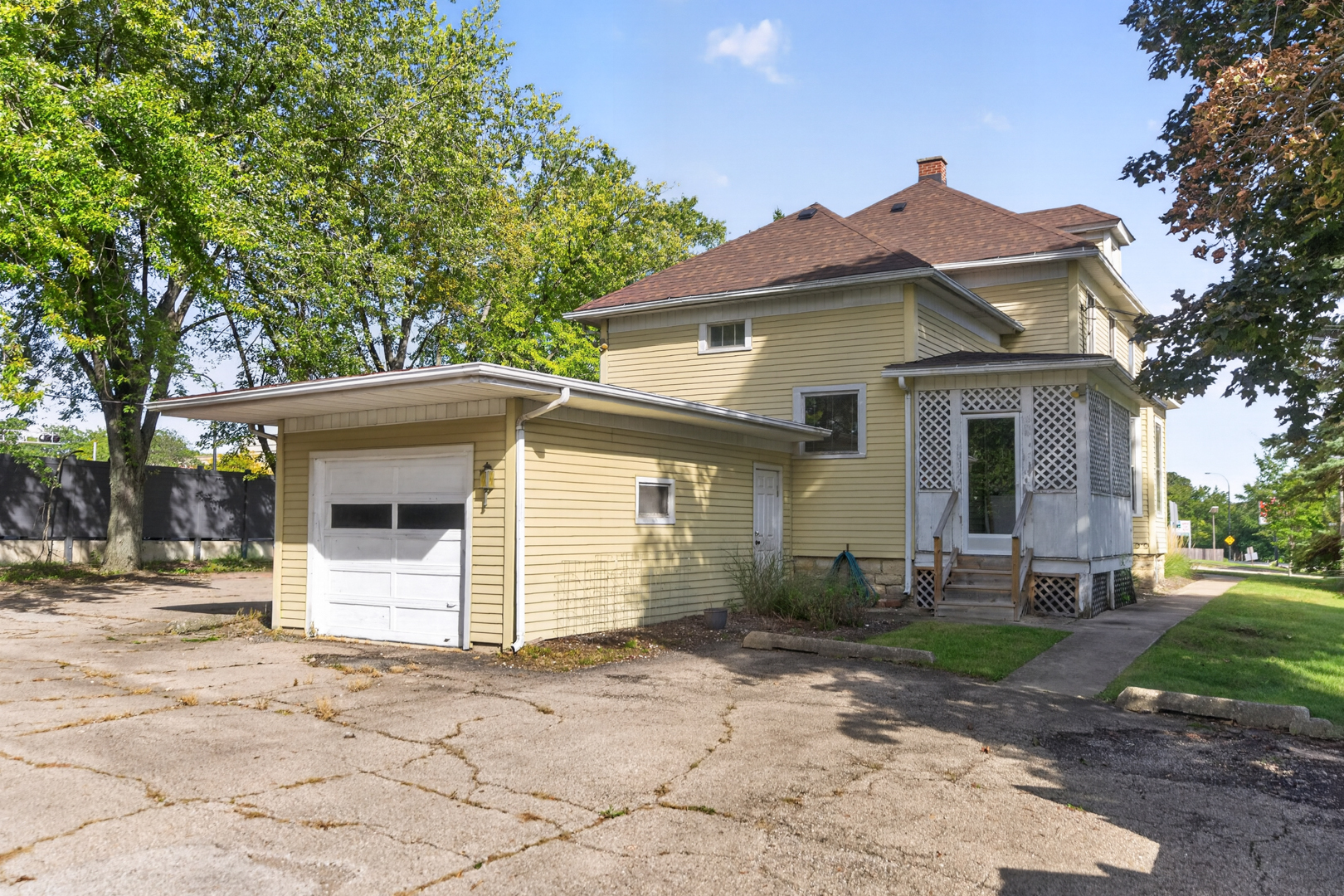 main property photo 3