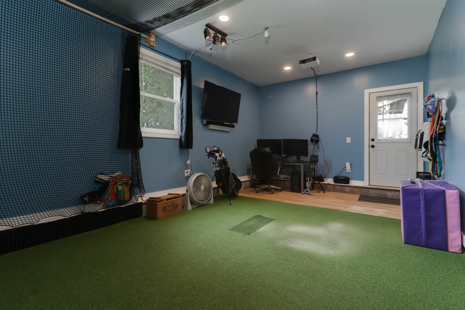main property photo 14