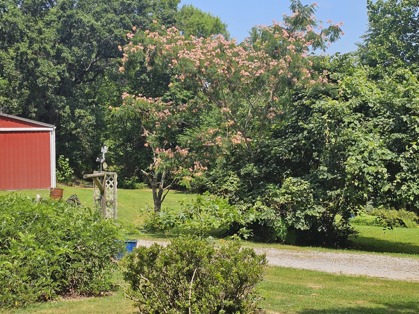 main property photo 16