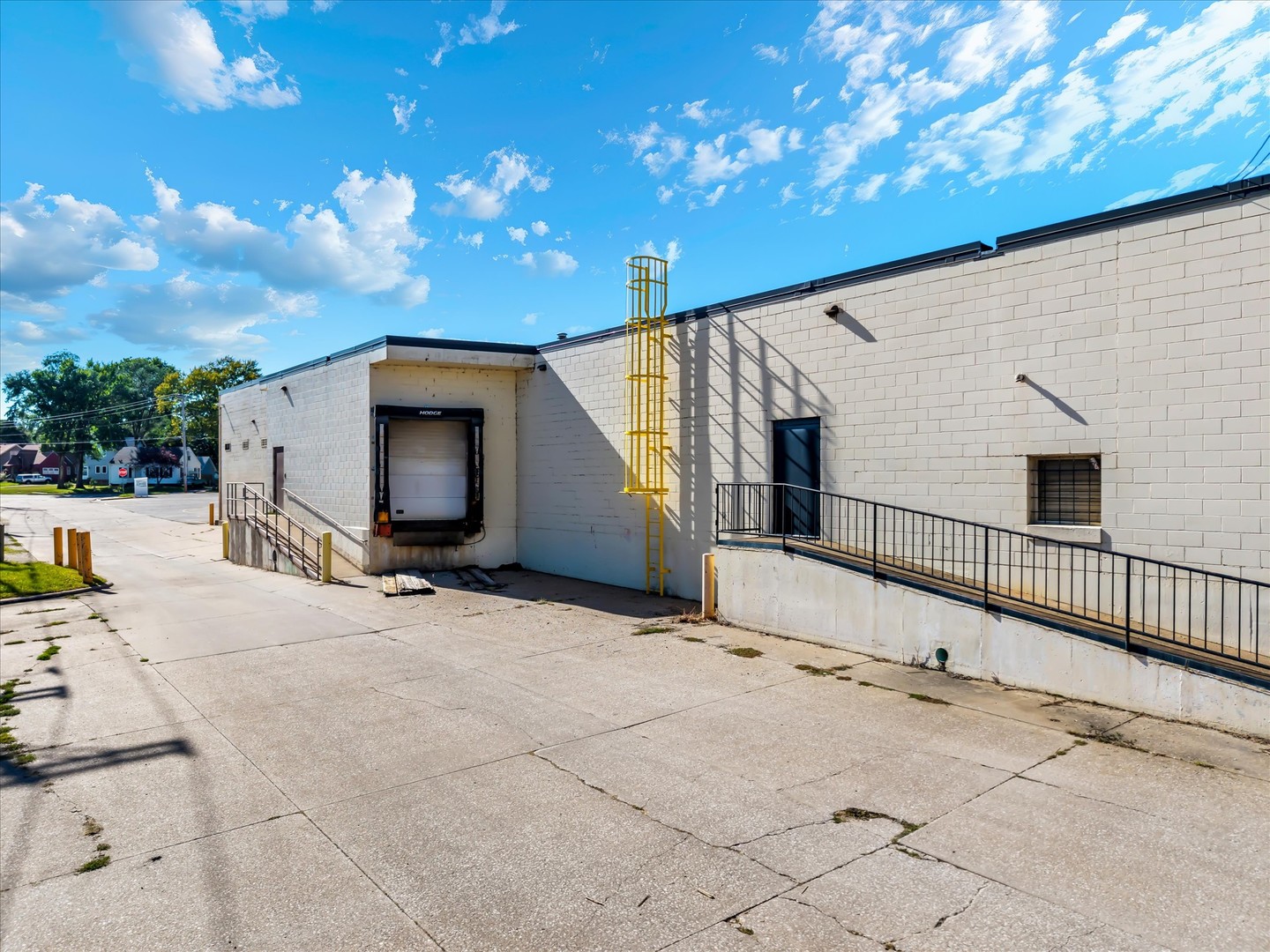 main property photo 20