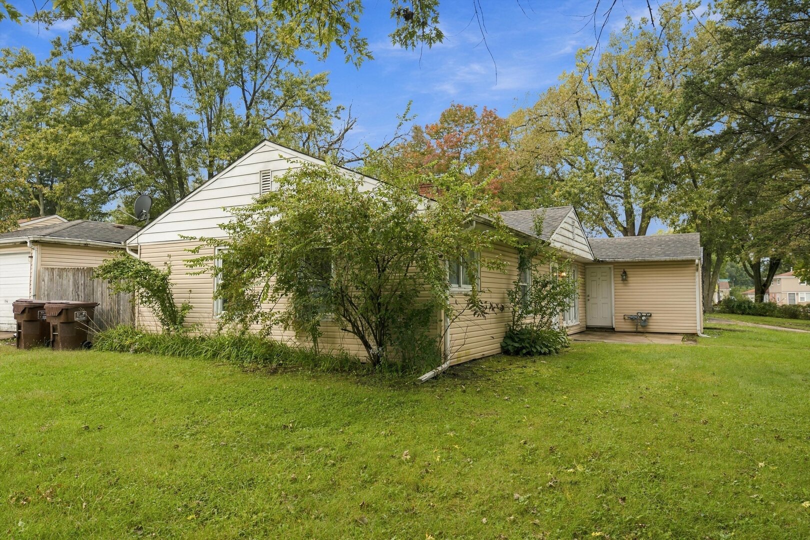 main property photo 15