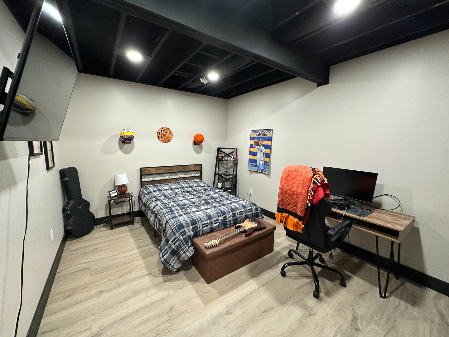 main property photo 30