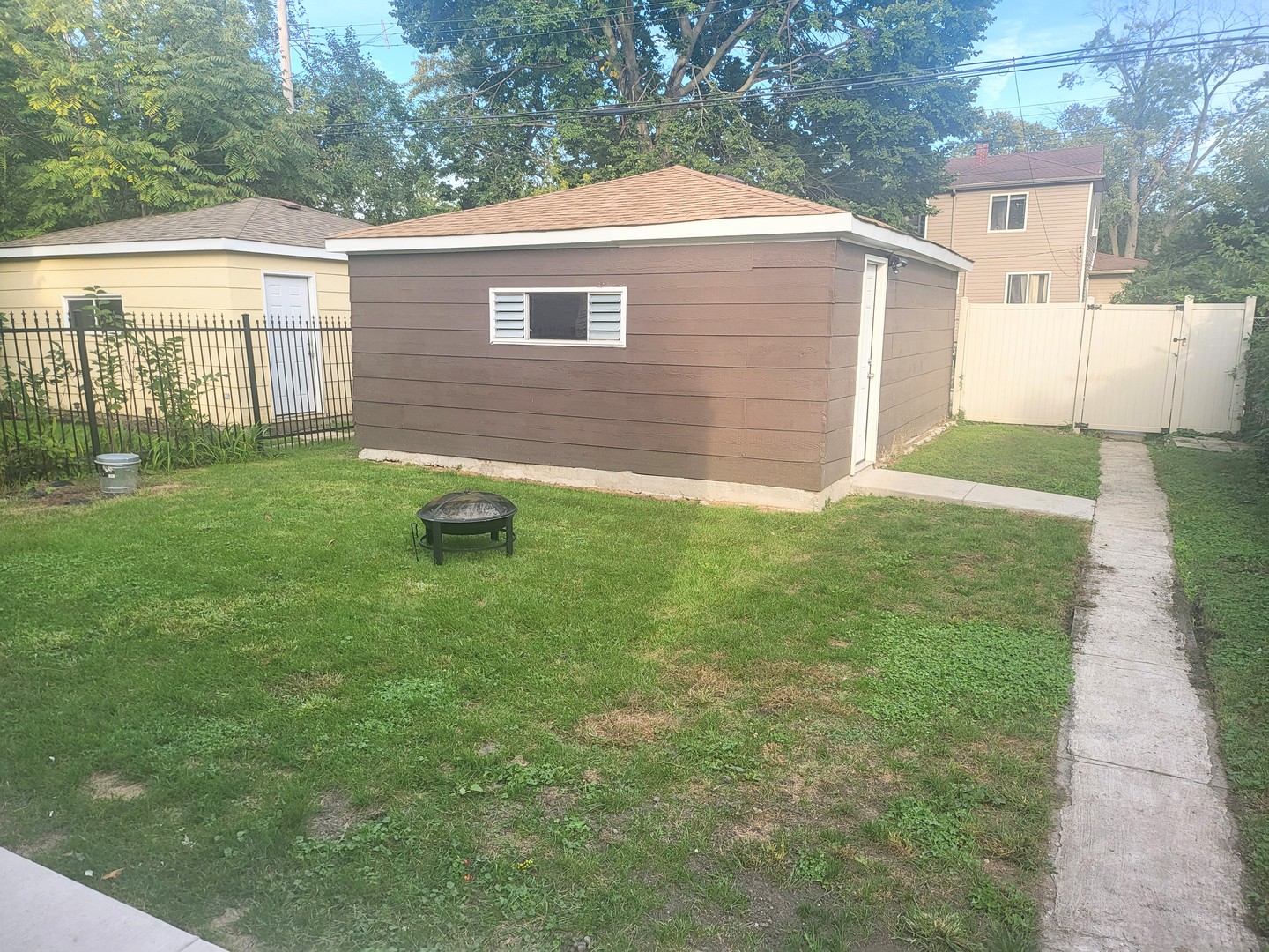 main property photo 16