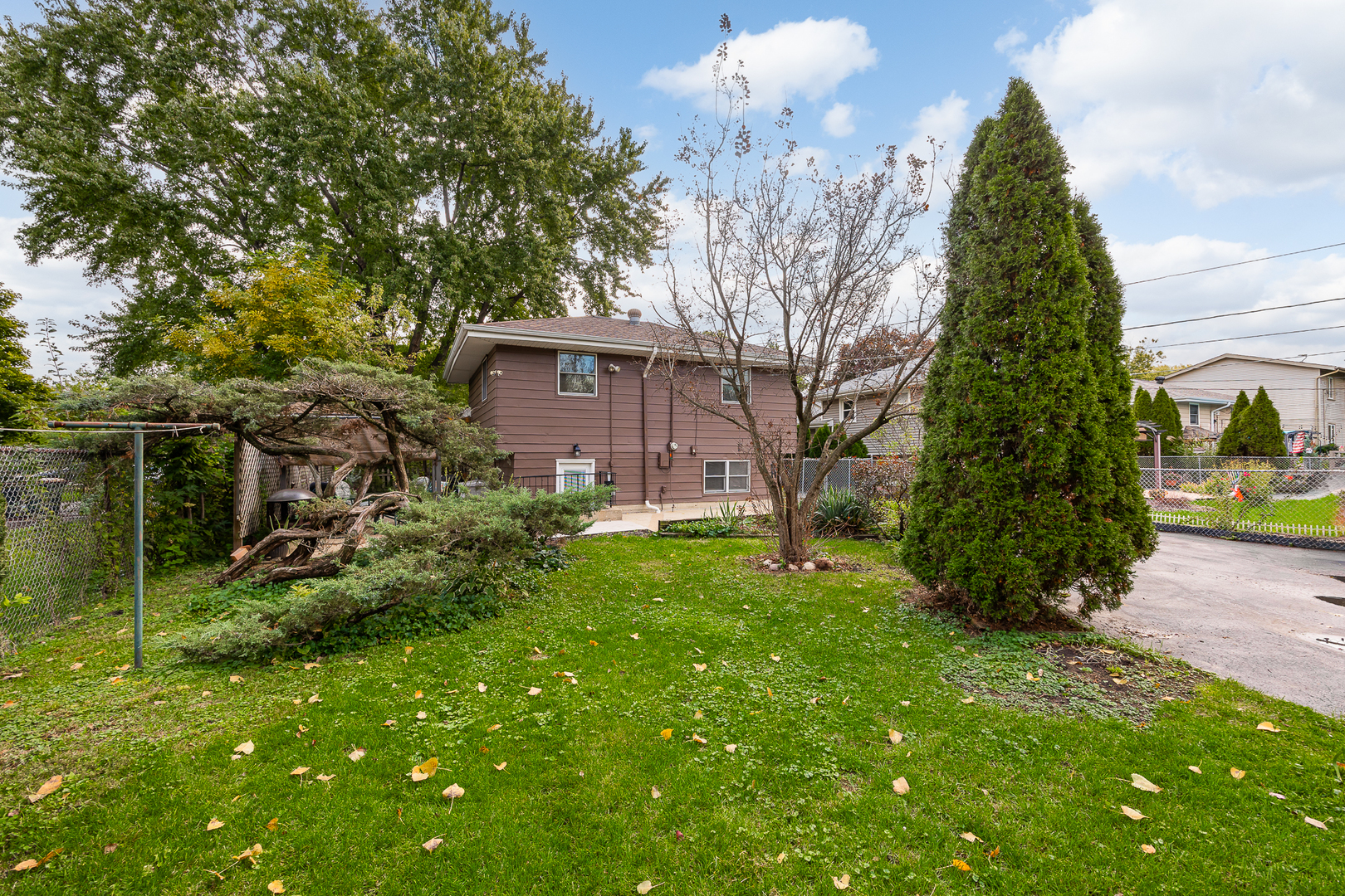 main property photo 33