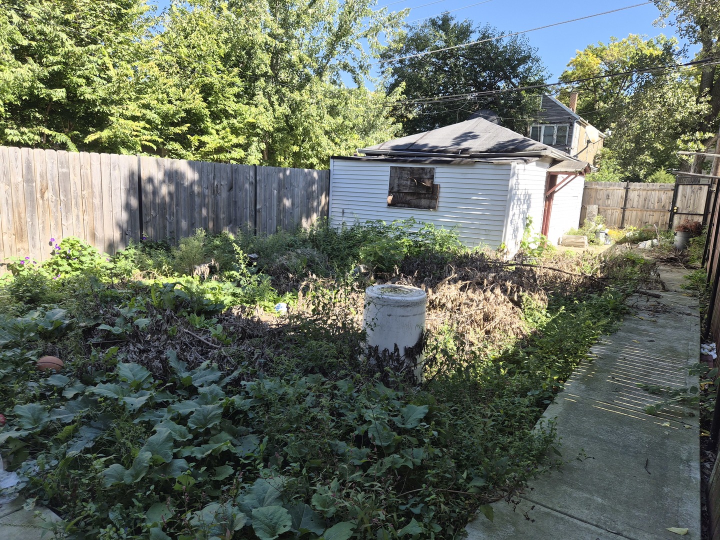 main property photo 11