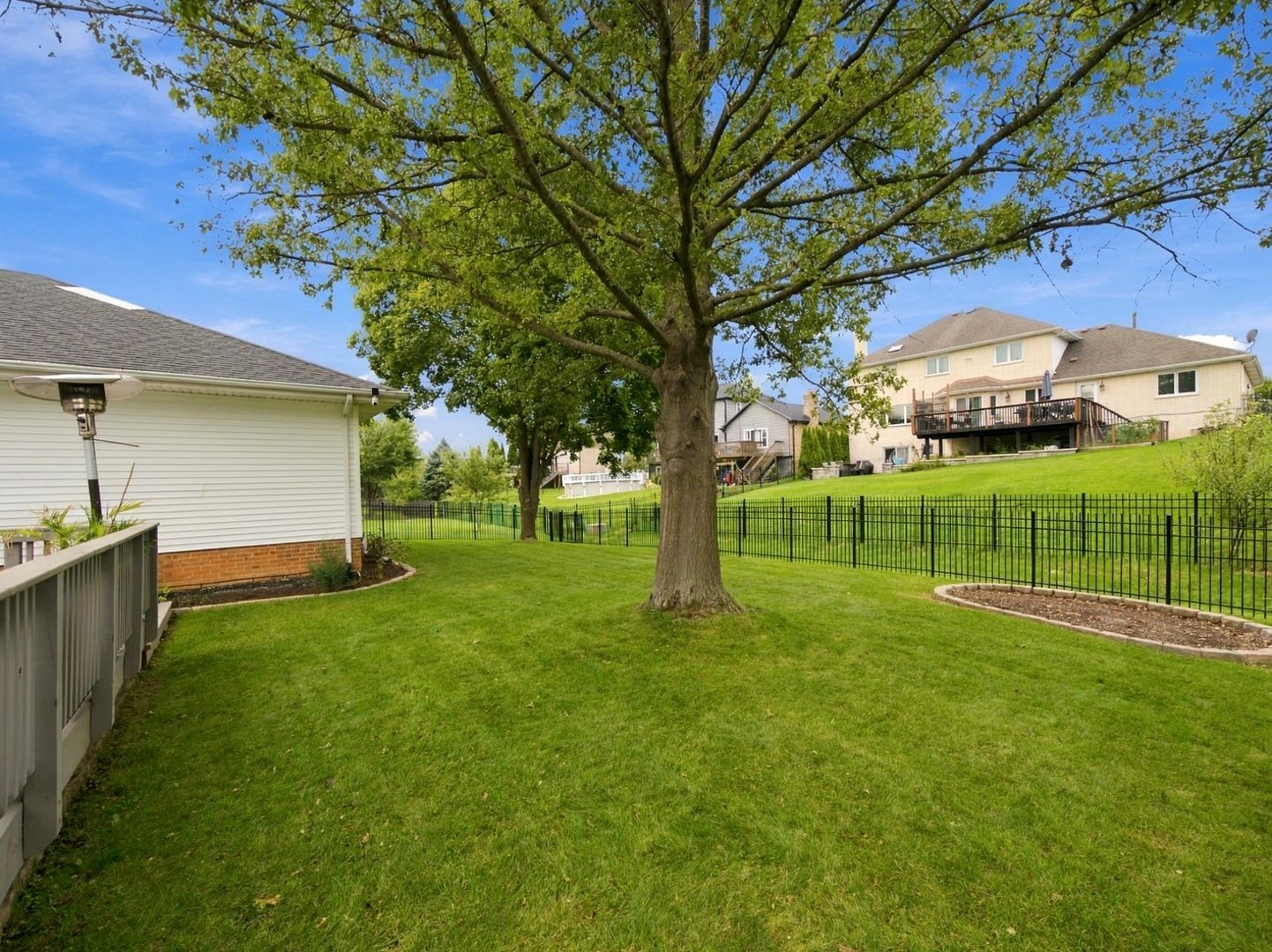 main property photo 44