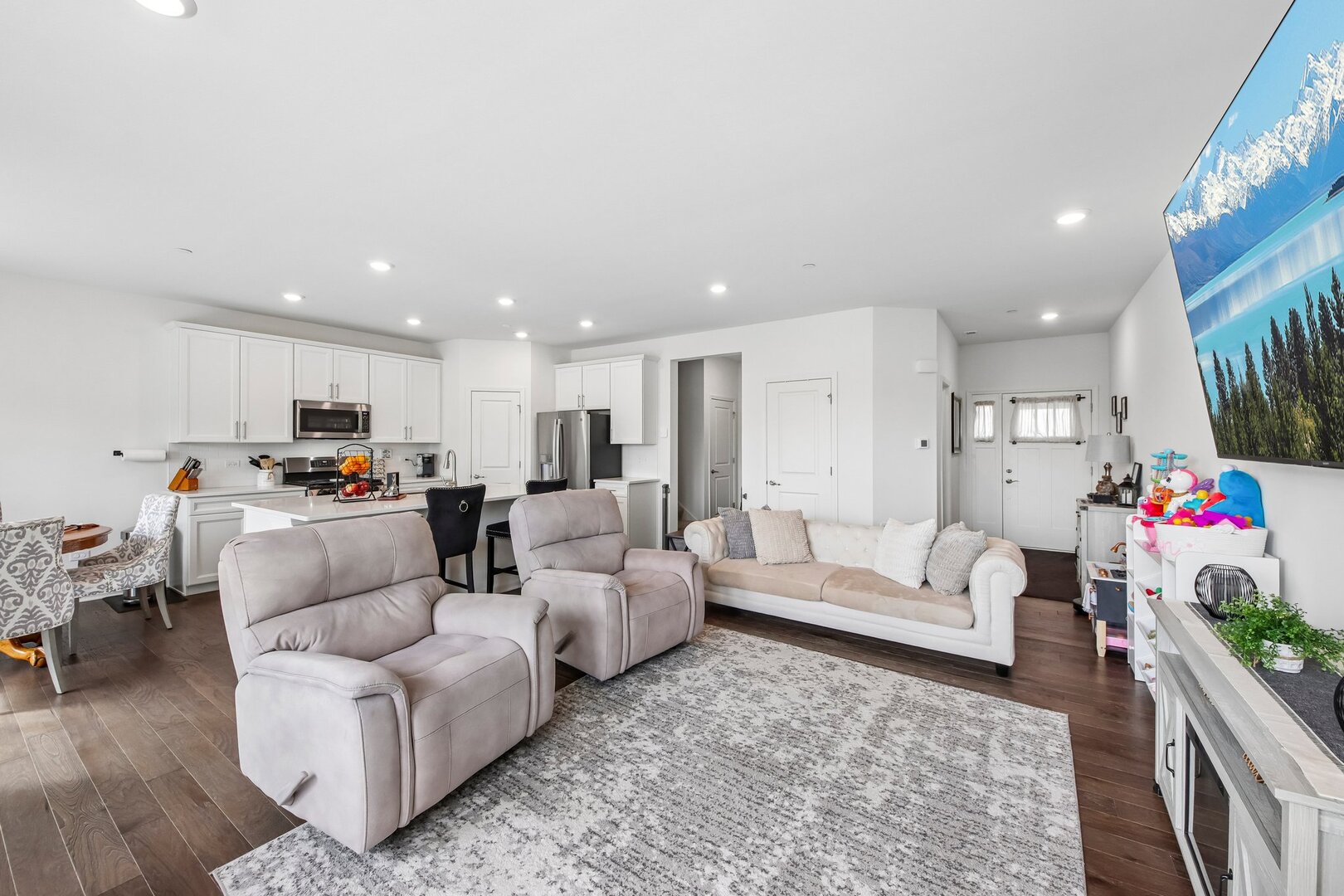 main property photo 5