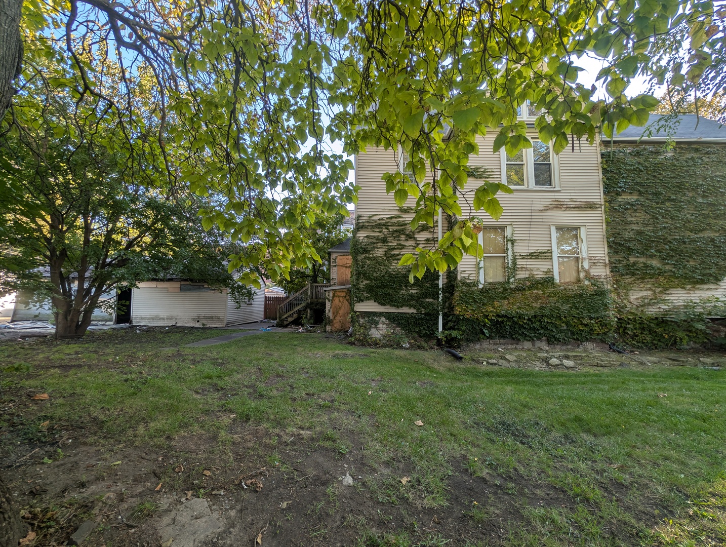 main property photo 17