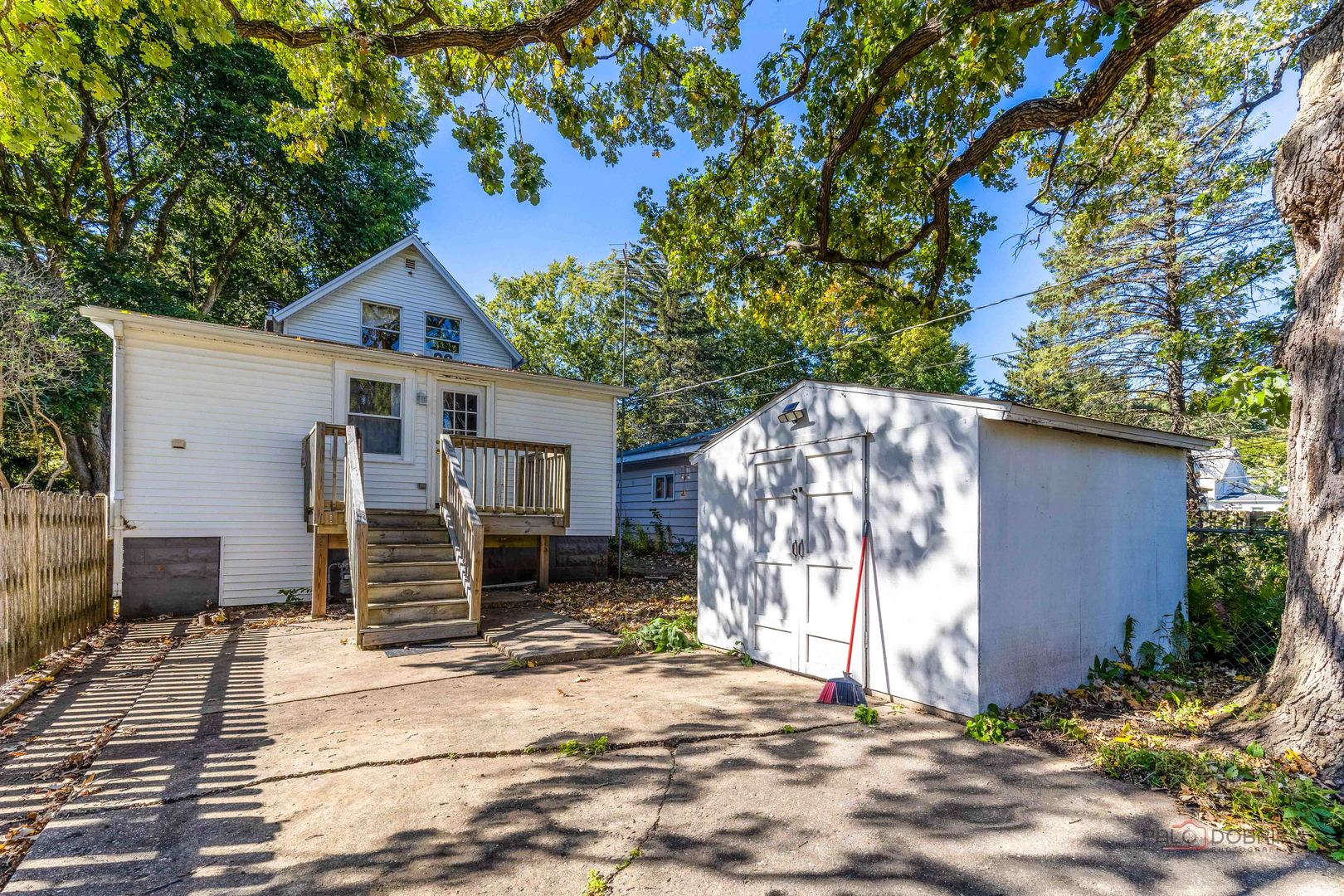 main property photo 40