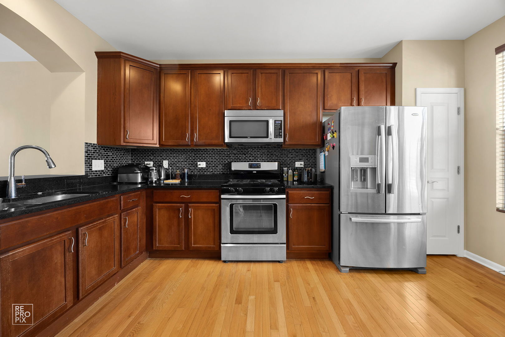 main property photo 5