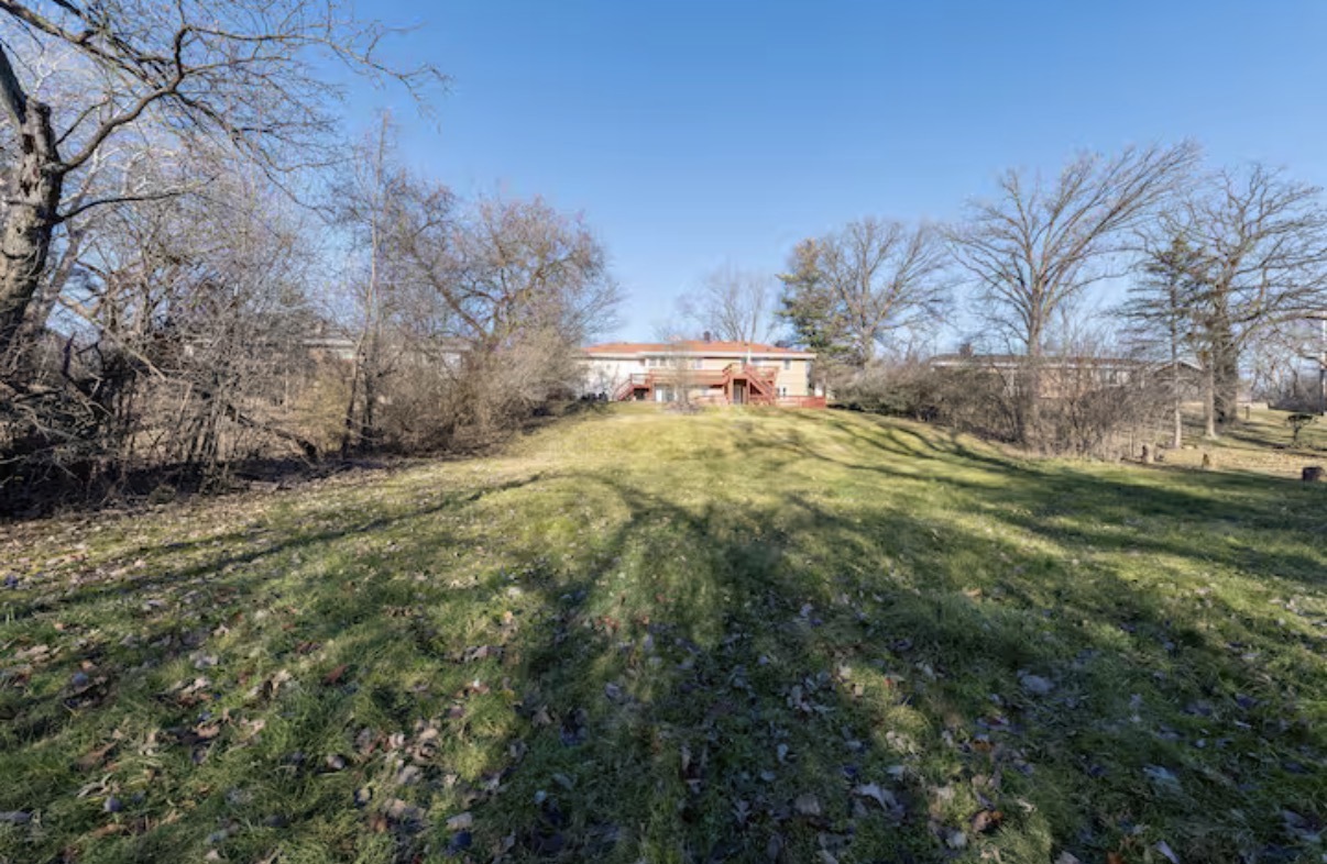 main property photo 18