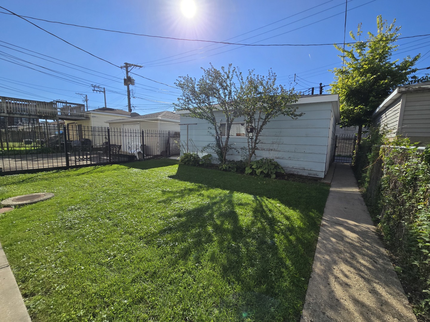 main property photo 16
