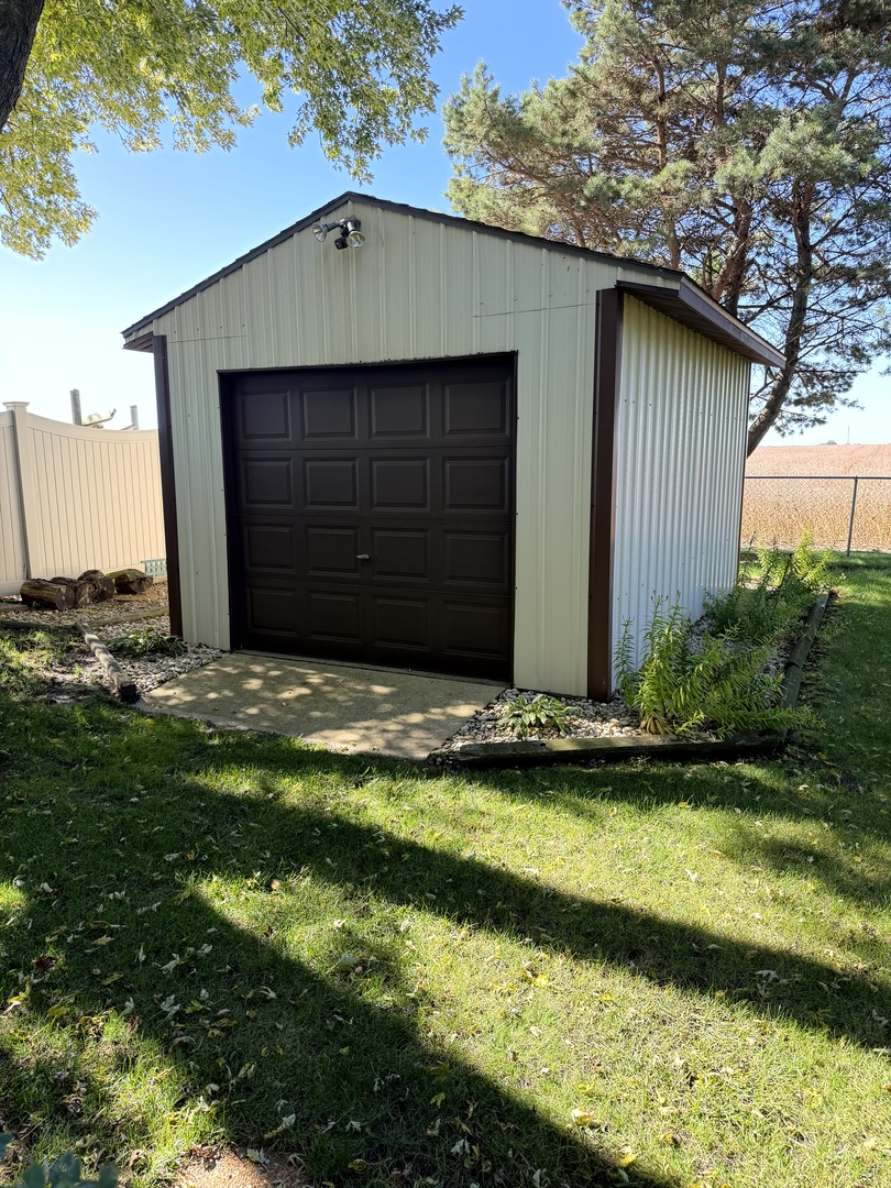 main property photo 37
