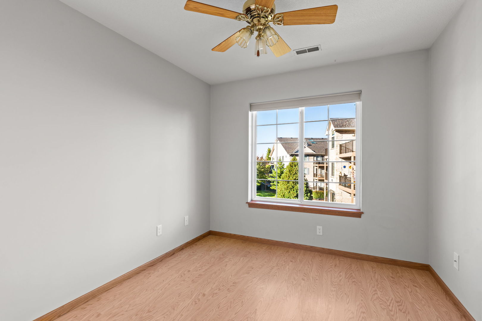 property viewer photo 13