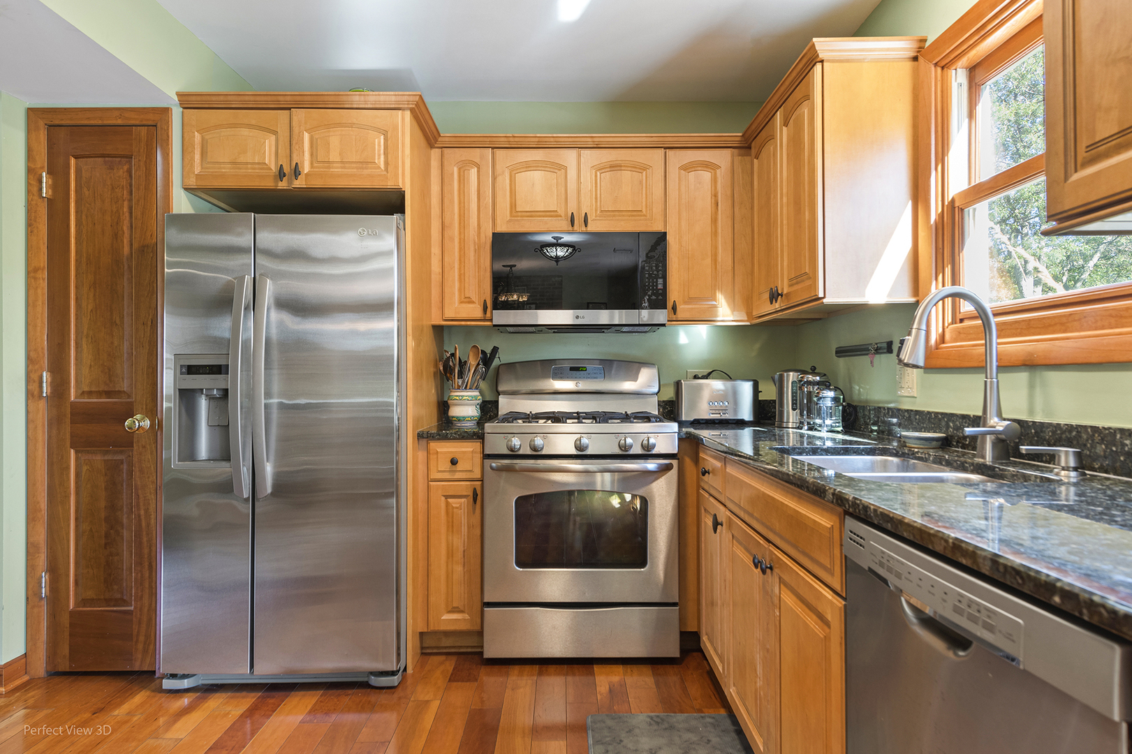main property photo 6