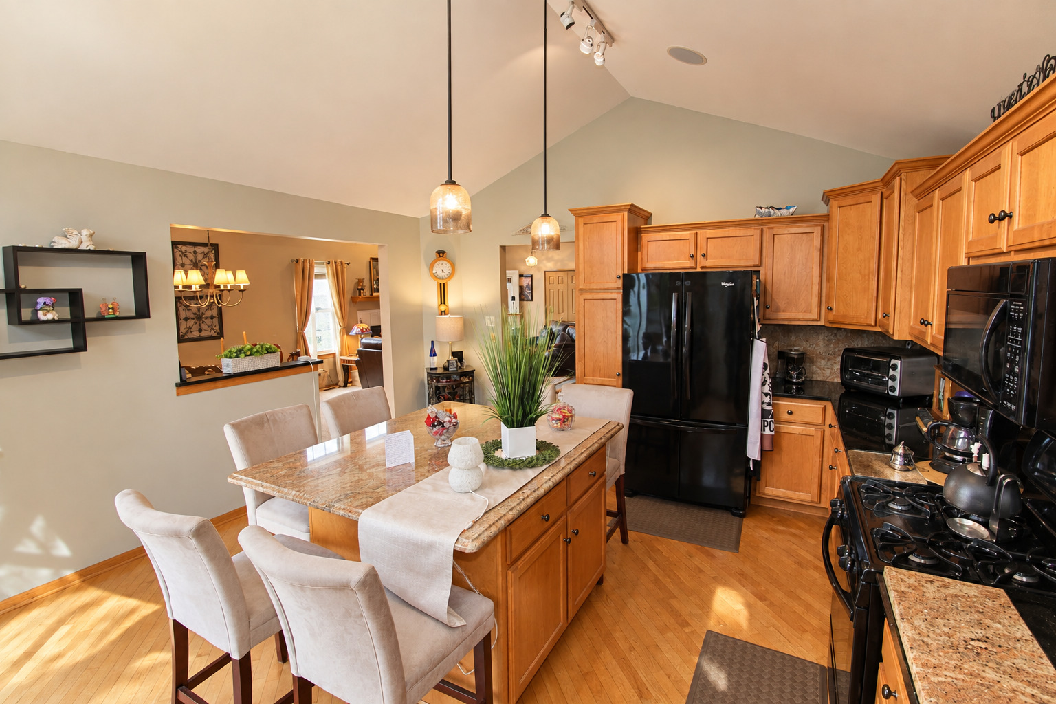 main property photo 12