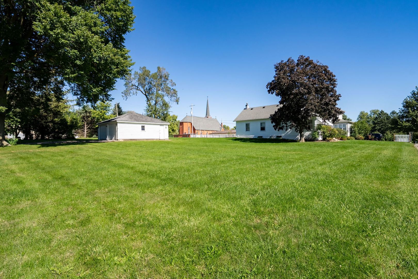 main property photo 40