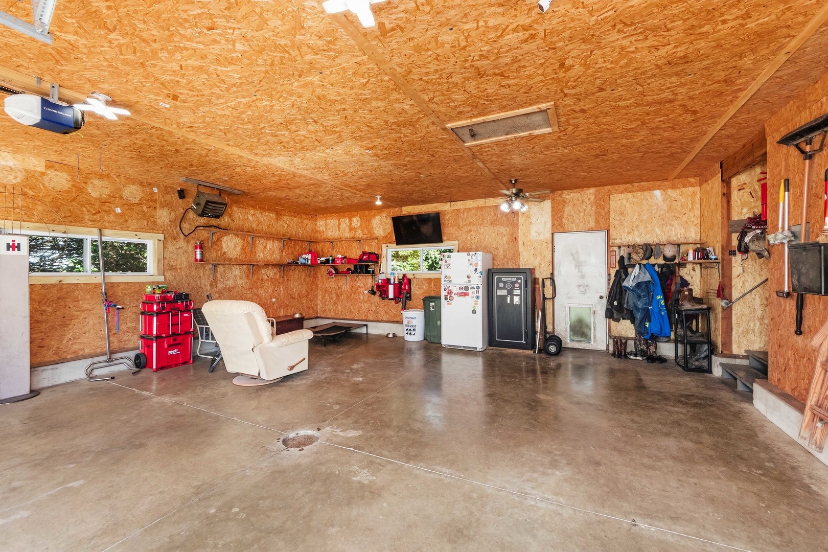 main property photo 36