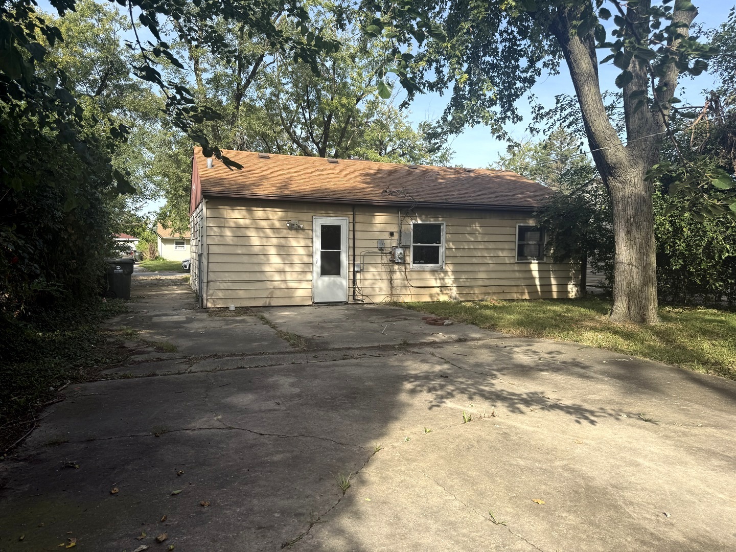 main property photo 9