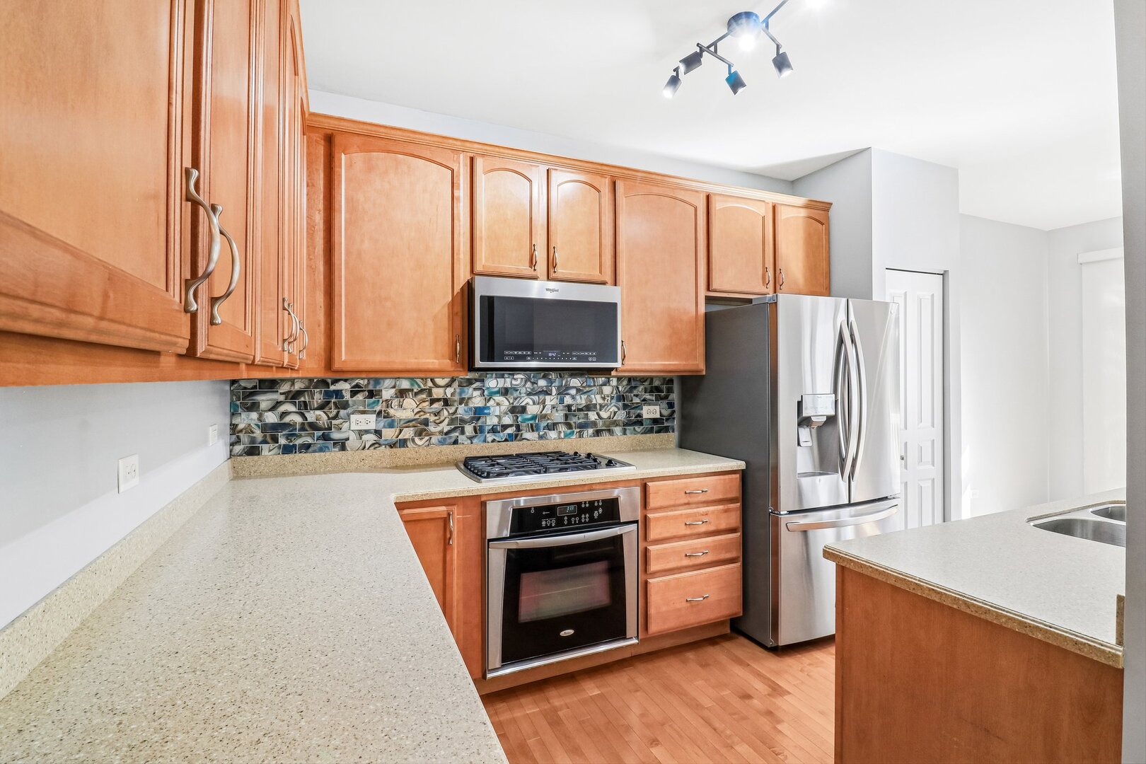 main property photo 13