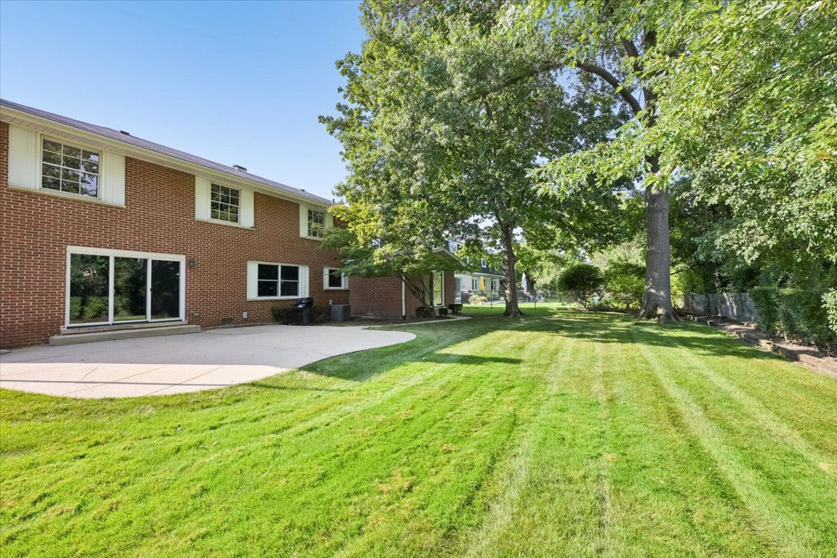 main property photo 23