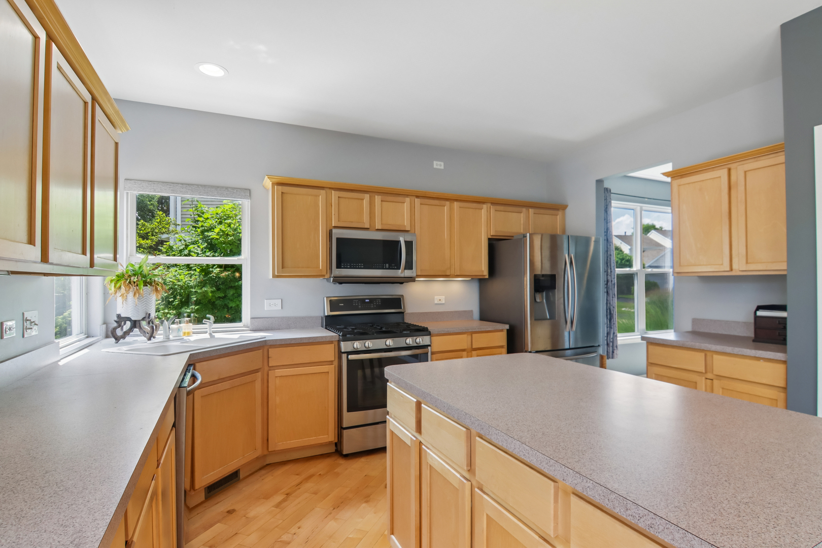 main property photo 16
