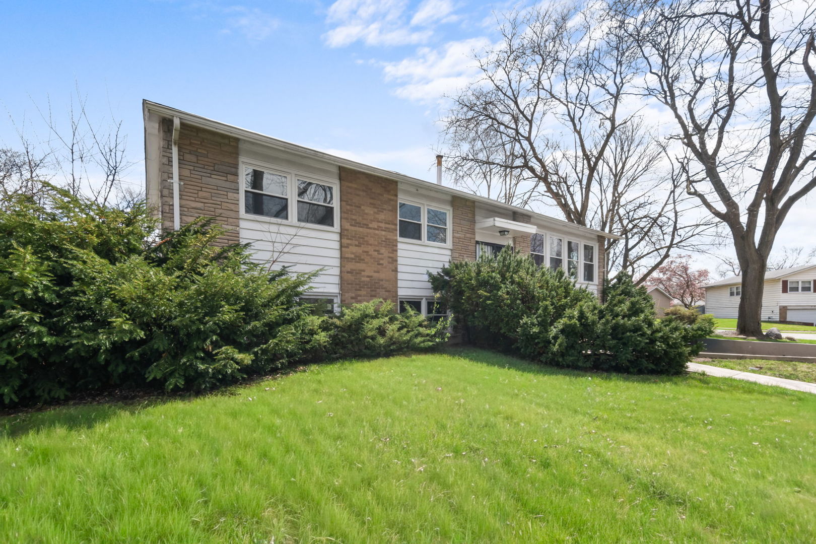main property photo 12