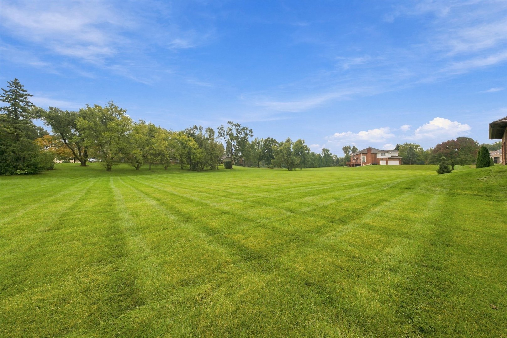 main property photo 11