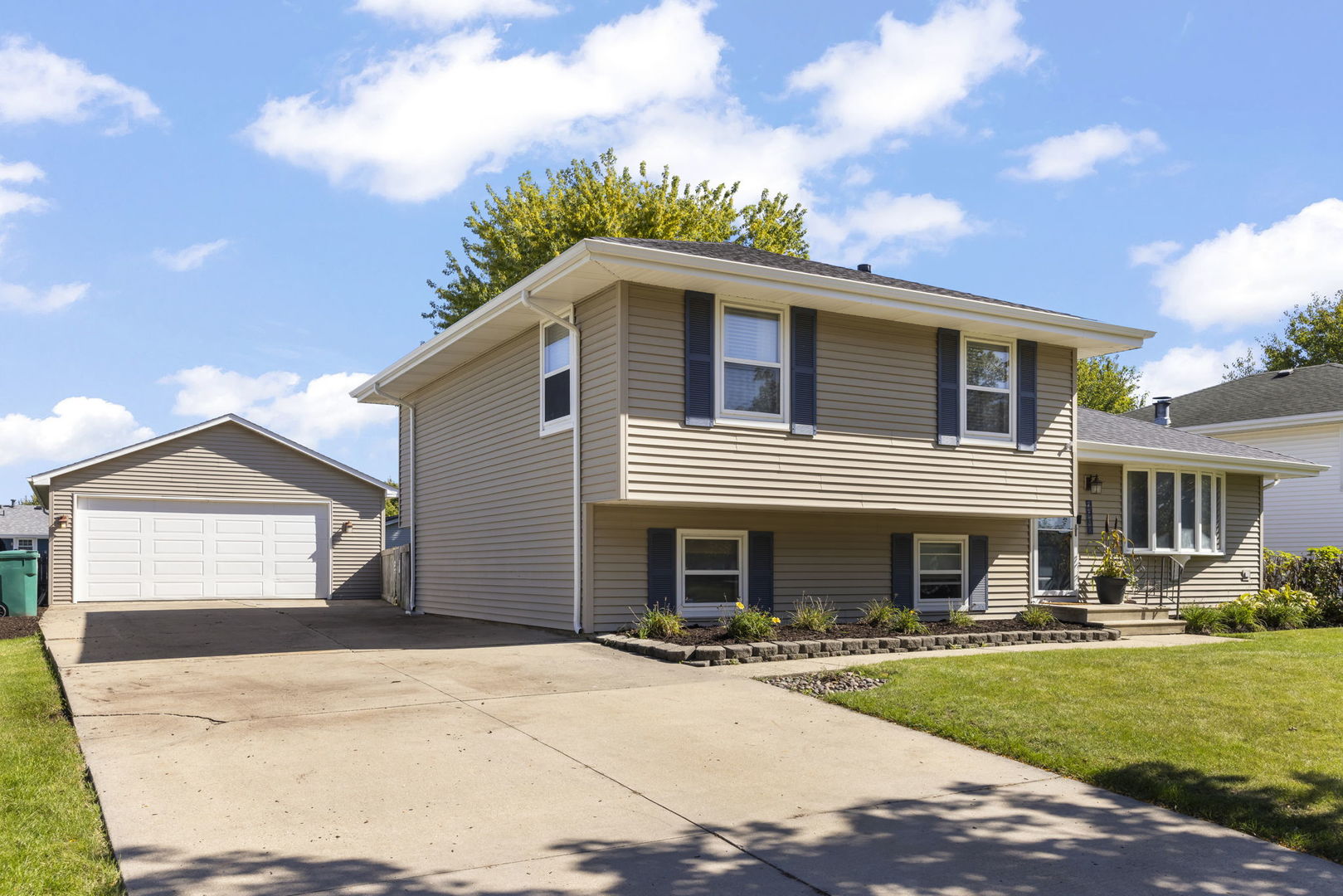 property viewer photo 2