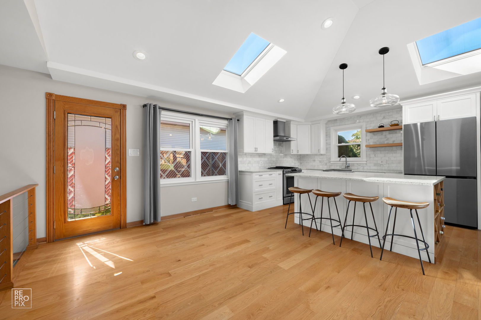 main property photo 6