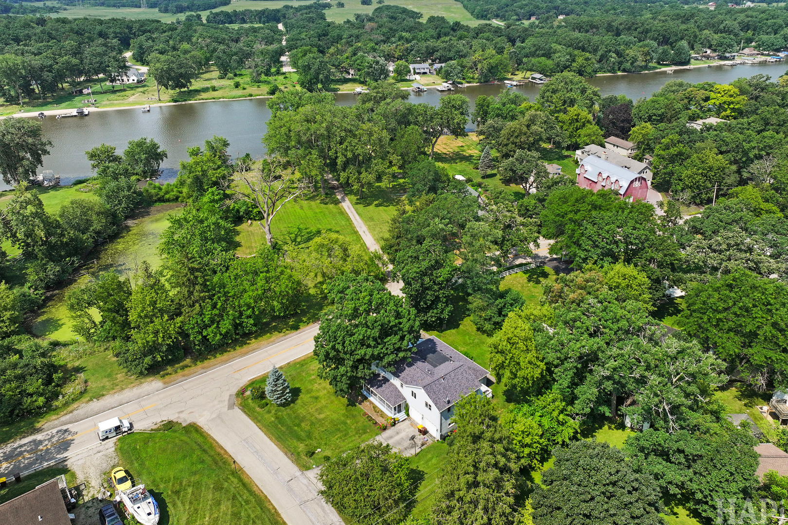 main property photo 28